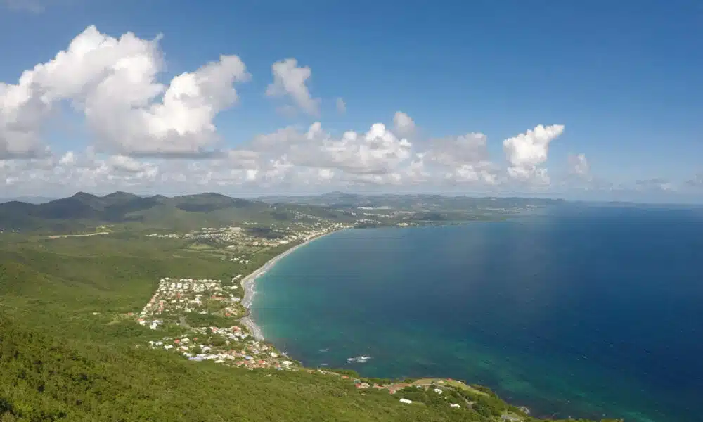 Explorer la Martinique : pourquoi louer une voiture ?