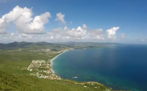 Explorer la Martinique : pourquoi louer une voiture ?