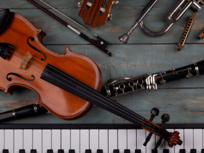 Instruments à vent, claviers et plus : explorez le monde de la musique