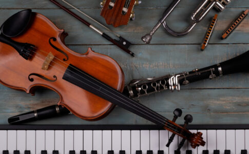 Instruments à vent, claviers et plus : explorez le monde de la musique