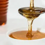 L’importance des abeilles dans la nature par le biais du miel